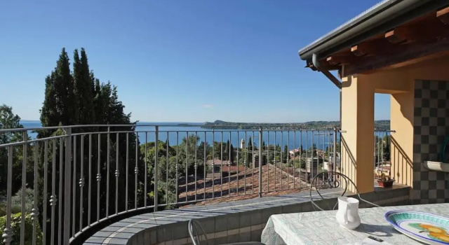 Коттедж с 4 комнатами Terrazza vista Lago in centro 017074-CNI-00120