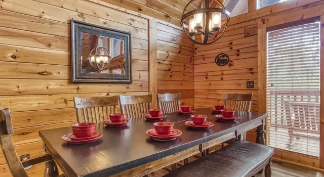 Cub Path Lodge - Luxurious 5/5 With Theatre Room And Mountain Views! 5 Bedroom Cabin by RedAwning, Забронировать Отель Отели Great Smoky Mountains National Park с парковкой, Парковка