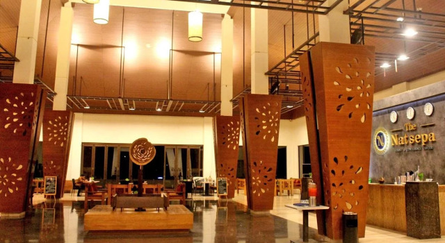 The Natsepa Resort and Conference Center, Rezervovat Lázně / Resort Paso Maluku