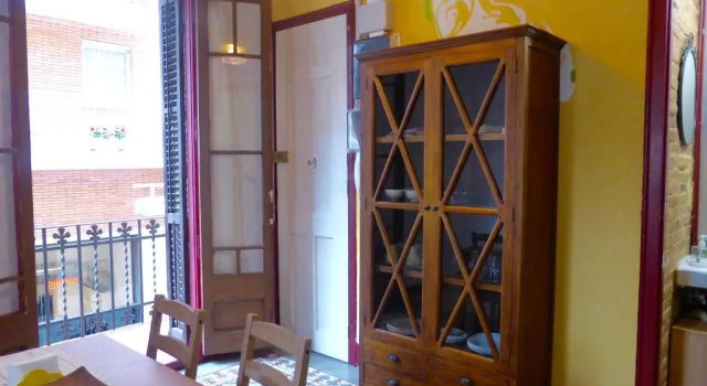 Great apartment in Sagrada Familia with Balcony, Забронировать Апартаменты/квартира Грасиа Барселона, рядом с Альфонс X