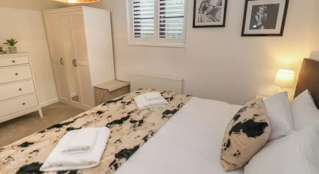 Wood Brook Cottage, Book Feriehus Cornwall hoteller med parkering, Parkering
