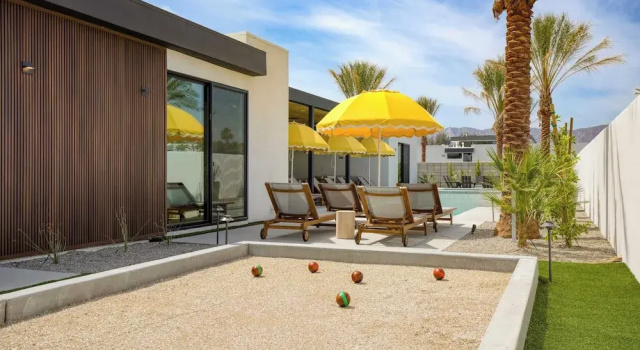 Sleeps 32 2 Villas Pool Putting GreenBocce Polo Villas Amara by AvantStay, Забронировать Дом для отпуска Виллы Coachella Valley, Вилла