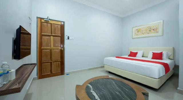 Люкс Deluxe OYO 90234 Sungai Rengit City Resort 2