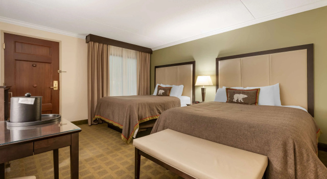 Четырёхместный номер Standard Best Western Plus White Bear Country Inn