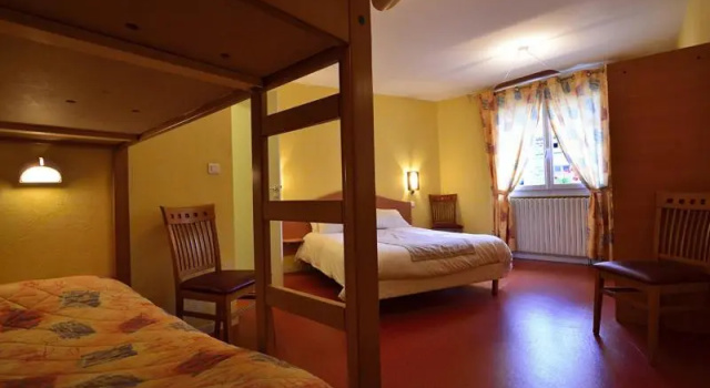 Четырёхместный номер Standard Hotel Beausejour