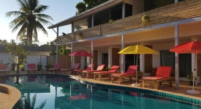 Трёхместный семейный номер Standard с балконом Samui Zenity