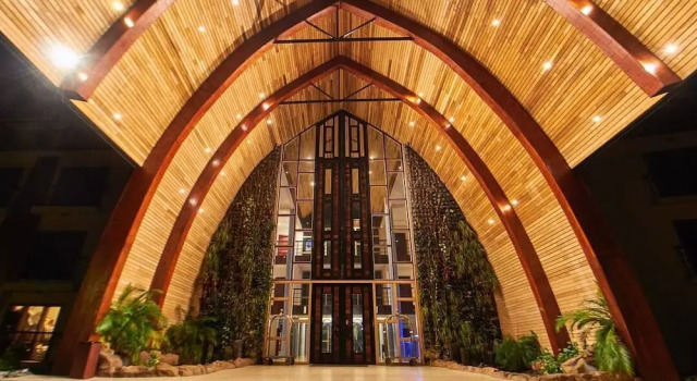 Aqua Safari Resort, Забронировать Курортный отель Большая Ада Ada