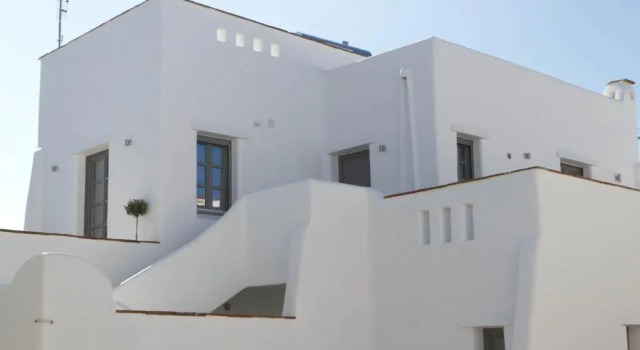 Apartments Enosis, Alia