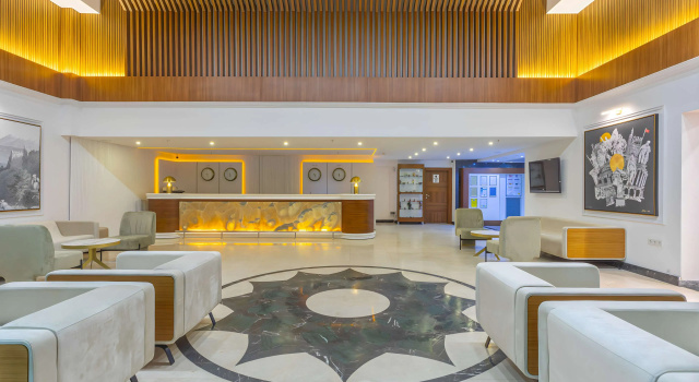 Best Western Plus Khan Hotel