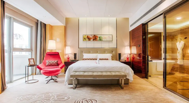 Номер Executive Vaya International Hotel