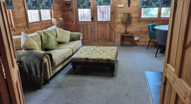 Forest Cabin Retreat-sleeps 2-garden, Wifi, Trails, Varaa Lomakoti Huvilat kohteessa Fordingbridge, Villa