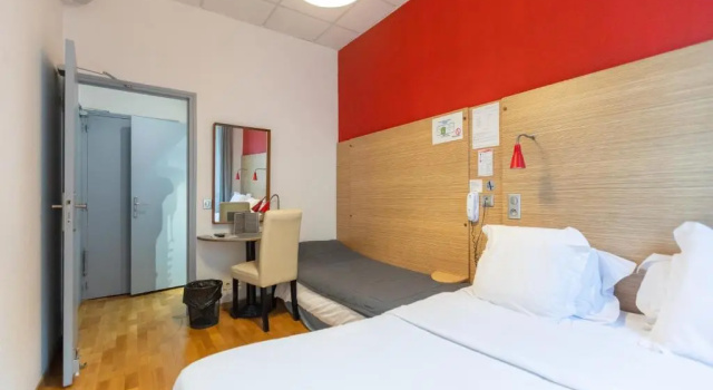 Трёхместный номер Standard Hôtel Edmond Rostand