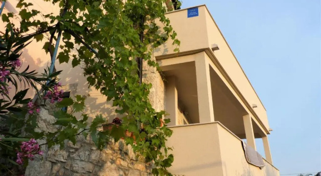 Studio apartmani Šverko, 予約 ホテル プナト クルク島, Kosljun Franciscan Monastery周辺