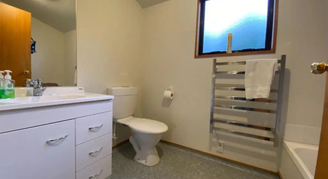 20b Alpine Ave, Забронировать Отель Отели региона Кентербери с парковкой, Парковка
