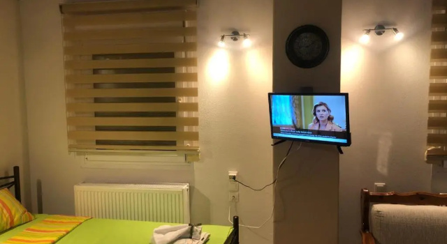 Όμορφη σοφίτα 5λεπτά από το κέντρο της πόλης, Забронировать Апартаменты/квартира Янина периферийная единица Янина