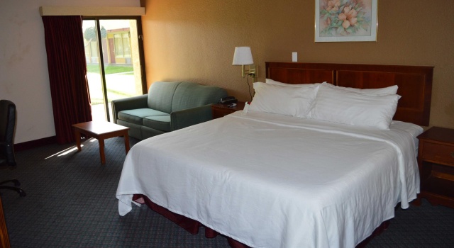 Двухместный номер Standard с видом на бассейн Ontario Airport Inn