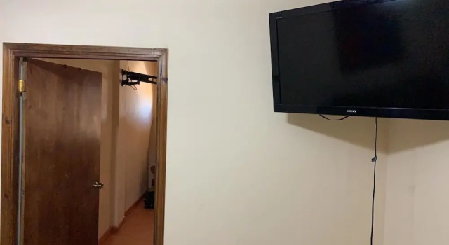 Lomas Apartments & Private Rooms