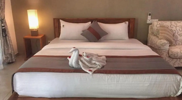 Manzaralı Balkonlu Süper aile oda Hotel Heladiv