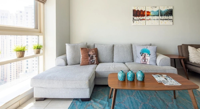 Stylish + Bright 1BR With Dubai Marina Views!, Забронировать Апартаменты/квартира Дубай-Марина , рядом с Meydan Beach