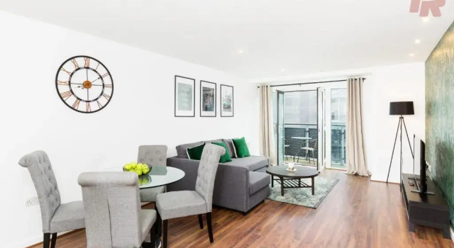 Central Massplaza 2 Bedroom Apartment - Parking & Balcony - Air Conditioned