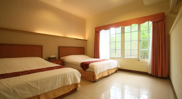Четырёхместный номер Standard с балконом Malia Homestay