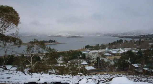 Angala 2 Private Holiday Apartment, Забронировать Апартаменты/квартира Отели Kosciuszko National Park с парковкой, Парковка