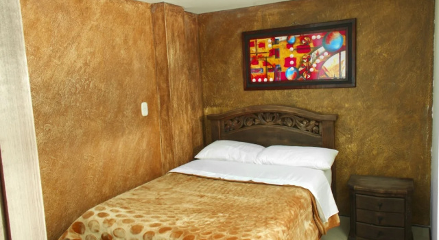 Hotel Restaurante El Madroño Chia, Забронировать Отель Чия Кундинамарка