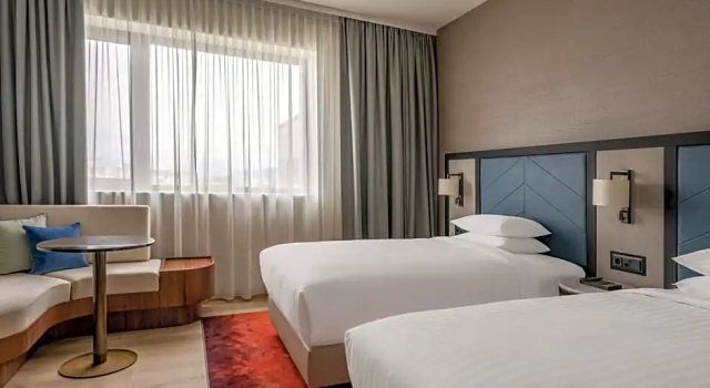 Номер Deluxe Geneva Marriott Hotel
