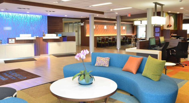 Fairfield Inn & Suites by Marriott Eau Claire/Chippewa Falls, Забронировать Отель О-Клэр Висконсин