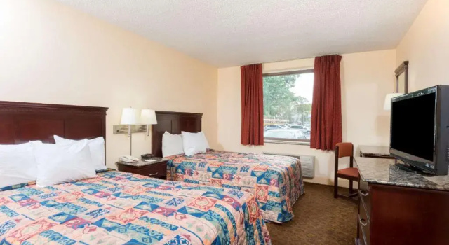 Четырёхместный номер Standard Knights Inn Phildelphia