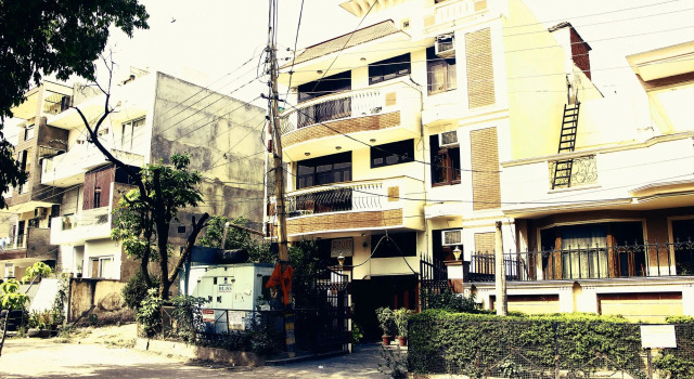 SKS Premier - Golf Course Road, Забронировать Отель Гургаон 