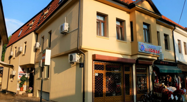 Hotel Old Konak, Rezervați Hotel Hoteluri în Scopia cu mic dejun, Mic dejun