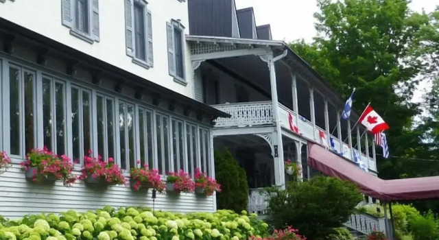 Auberge Lakeview Inn, Boek Hostel Lac-Brome Ski Mont Sutton
