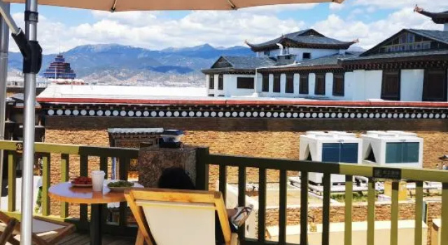 Shangri La Manxin Yunshui Bieyuan Inn, Rezerwuj Hotel Hotele w Yunnan z parkingiem, Parking