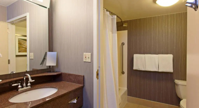 Двухместный люкс c 1 комнатой Courtyard by Marriott San Diego Central