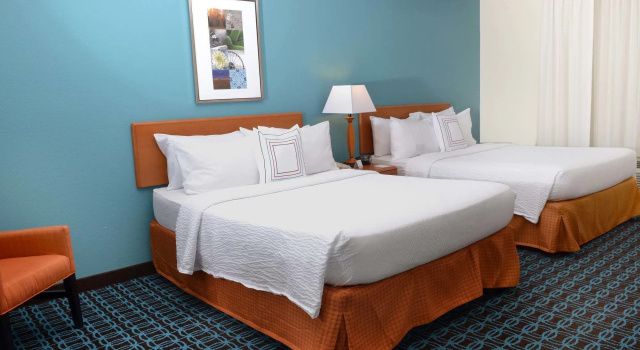 Fairfield Inn & Suites Effingham, Забронировать Отель Эффингхем Иллинойс