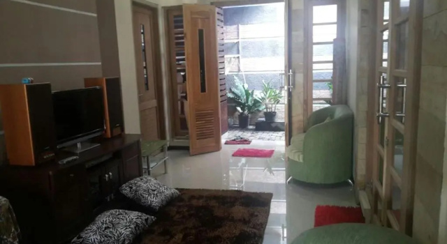 Homestay Syariah Grahadi, Брондау Қонақ үй Malang East Java