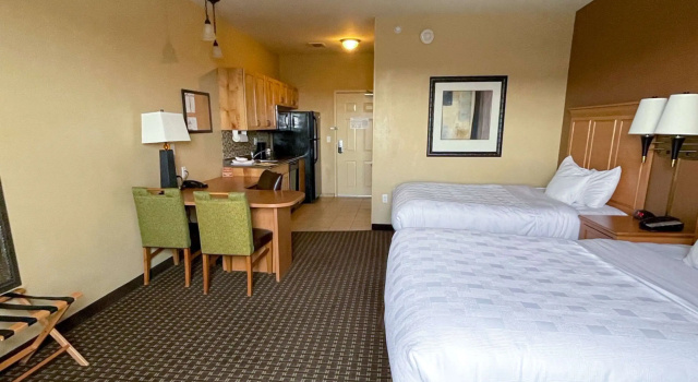 Четырёхместный номер Standard MainStay Suites Williston