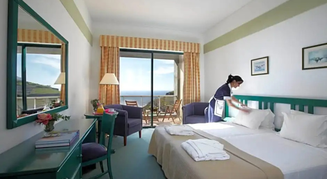 Трёхместный номер Standard с видом на море Hotel Escola