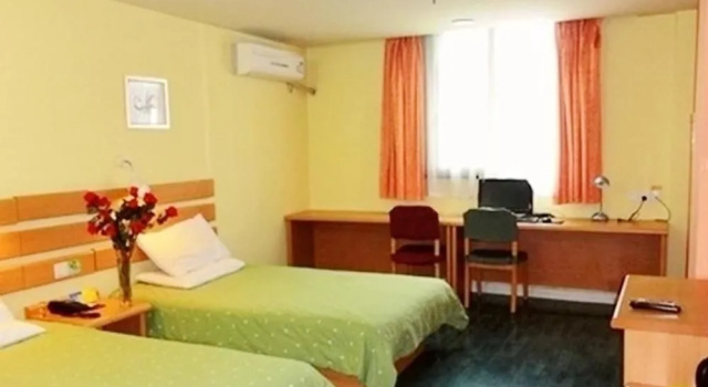 Home Inn Beijing Sanyuan East Bridge, Забронировать Отель Чаоян Пекин
