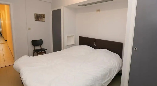 Apartment on Belgium Seawall, Central Location