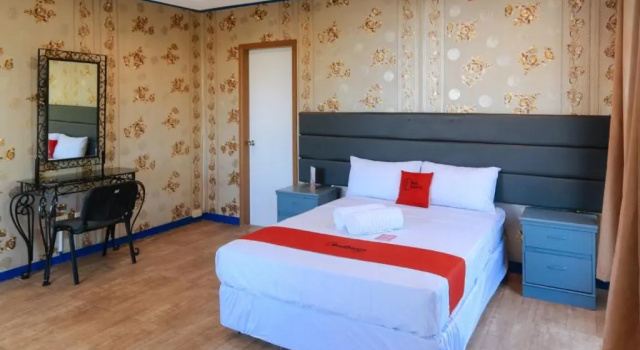 Двухместный номер Standard RedDoorz Plus @ Castle Chateau Iloilo