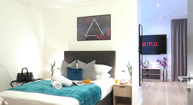 Студия с красивым видом из окна Tudors eSuite Grand Central Aparthotel
