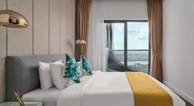 Семейный люкс с 3 комнатами The Peninsula Phnom Penh