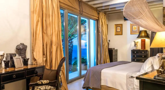 The White House by Fantasia Villas