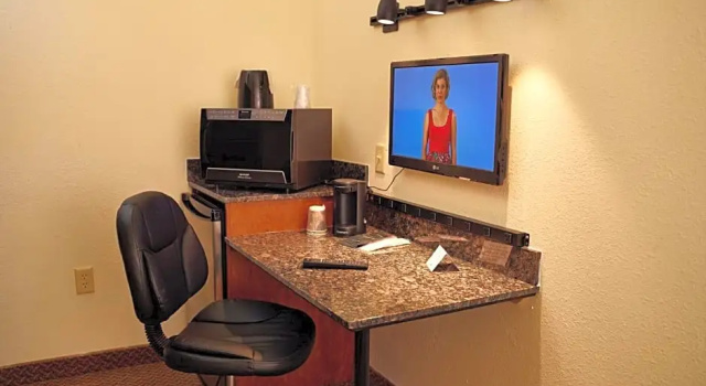 Номер Executive LivINN Hotel Minneapolis South / Burnsville