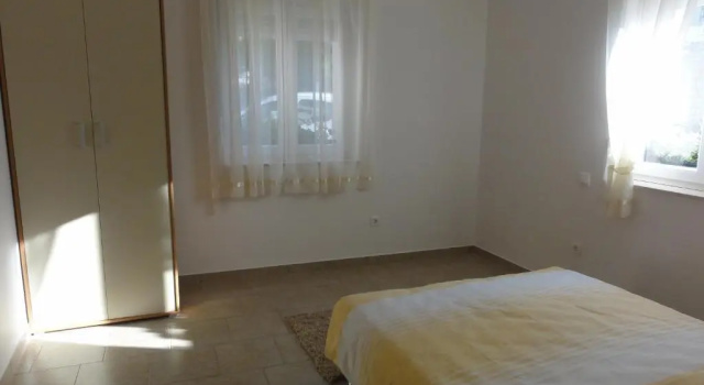 Apartments Cubela Beautiful Garden, Забронировать Апартаменты/квартира Отели Ciovo Island с парковкой, Парковка