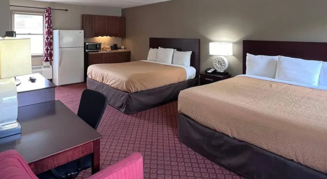 Номер Standard Rodeway Inn & Suites Hershey Chocolate Avenue