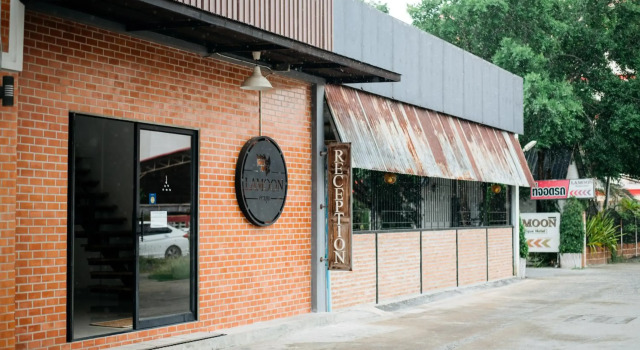Lamoon Boutique Hotel, Varaa Boutique-hotelli Ban Wat Pa Suphan Buri