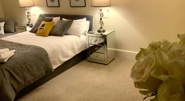 Private Room - The Beam Suite - Burway House on The River Thames, Забронировать Апартаменты/квартира Чертси 